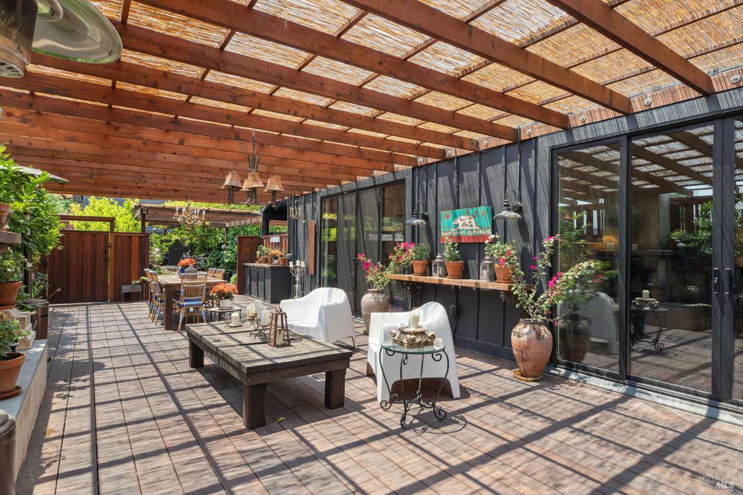 Detail Gallery Image 36 of 43 For 307 Bodega Ave, Petaluma,  CA 94952 - 2 Beds | 2 Baths