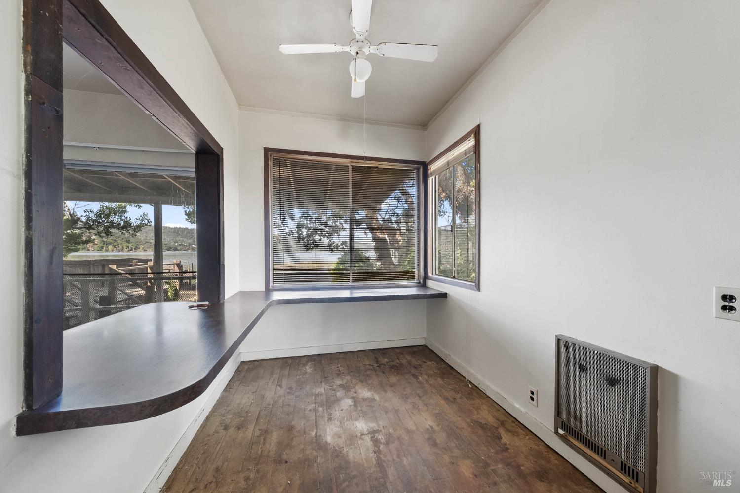 Detail Gallery Image 15 of 36 For 14095 Lakeshore Dr, Clearlake,  CA 95422 - 2 Beds | 1/1 Baths