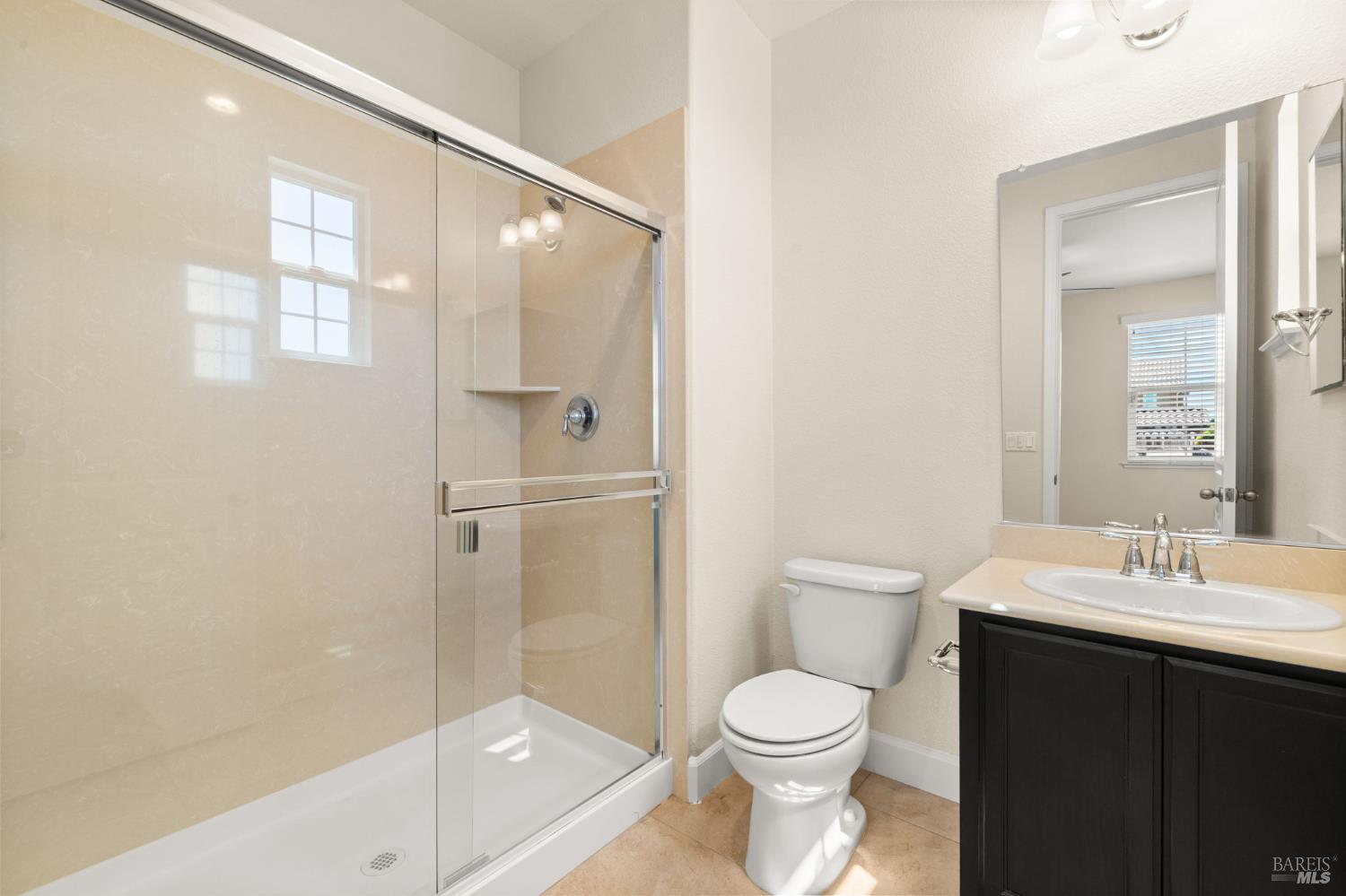 Detail Gallery Image 42 of 88 For 685 Elderberry Loop, Vacaville,  CA 95688 - 5 Beds | 4/1 Baths