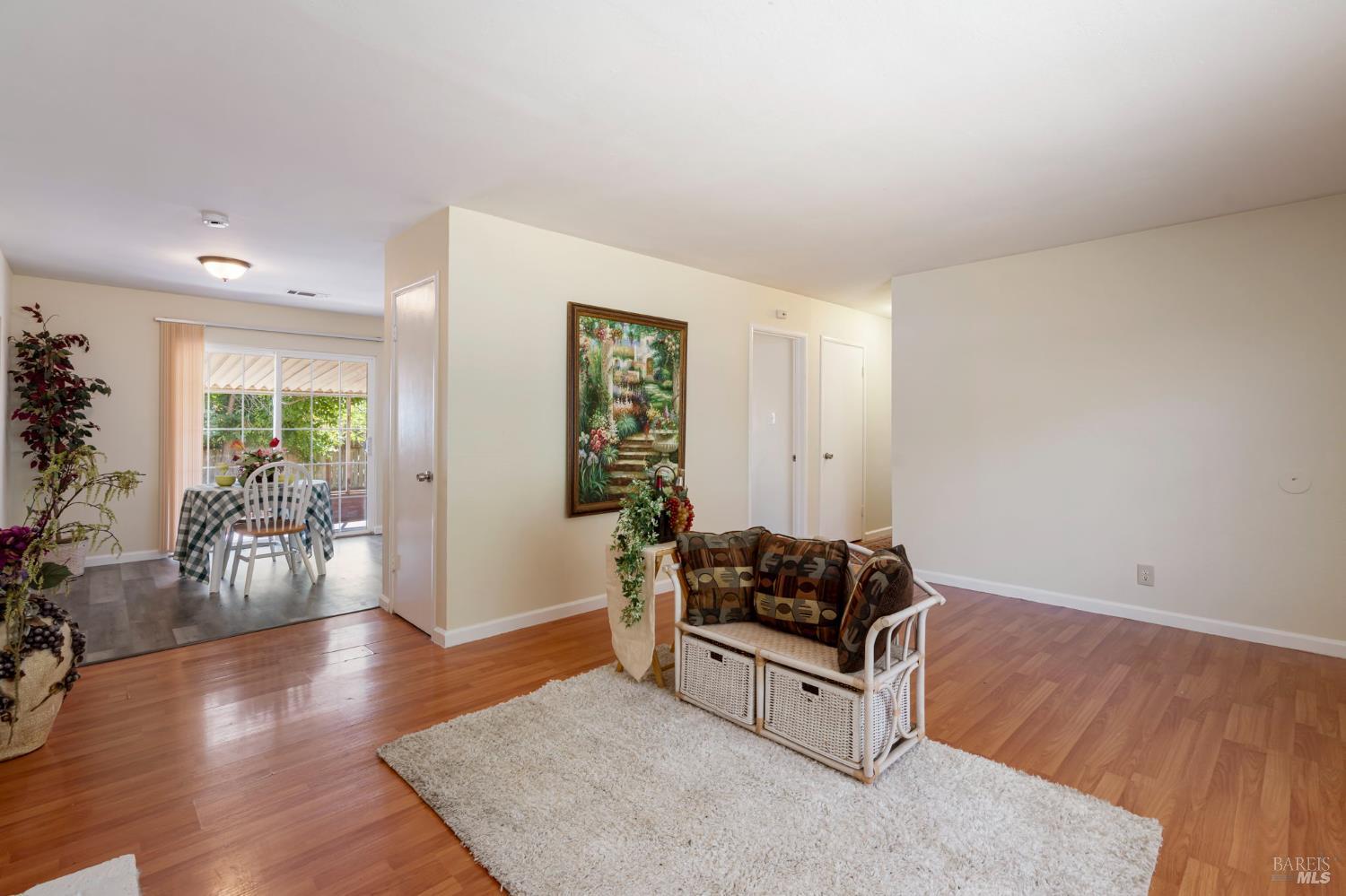 Detail Gallery Image 4 of 30 For 201 Redwing St, Vallejo,  CA 94589 - 3 Beds | 2 Baths