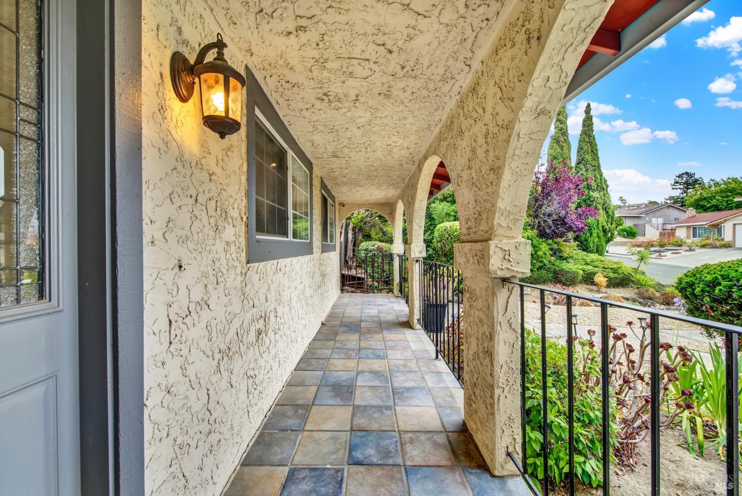 Detail Gallery Image 4 of 62 For 112 Picadilly Cir, Vallejo,  CA 94591 - 4 Beds | 3 Baths