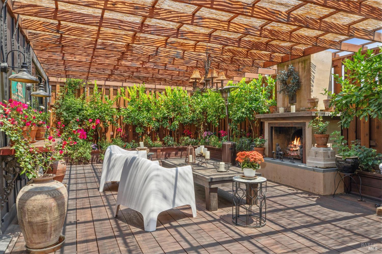 Detail Gallery Image 35 of 43 For 307 Bodega Ave, Petaluma,  CA 94952 - 2 Beds | 2 Baths