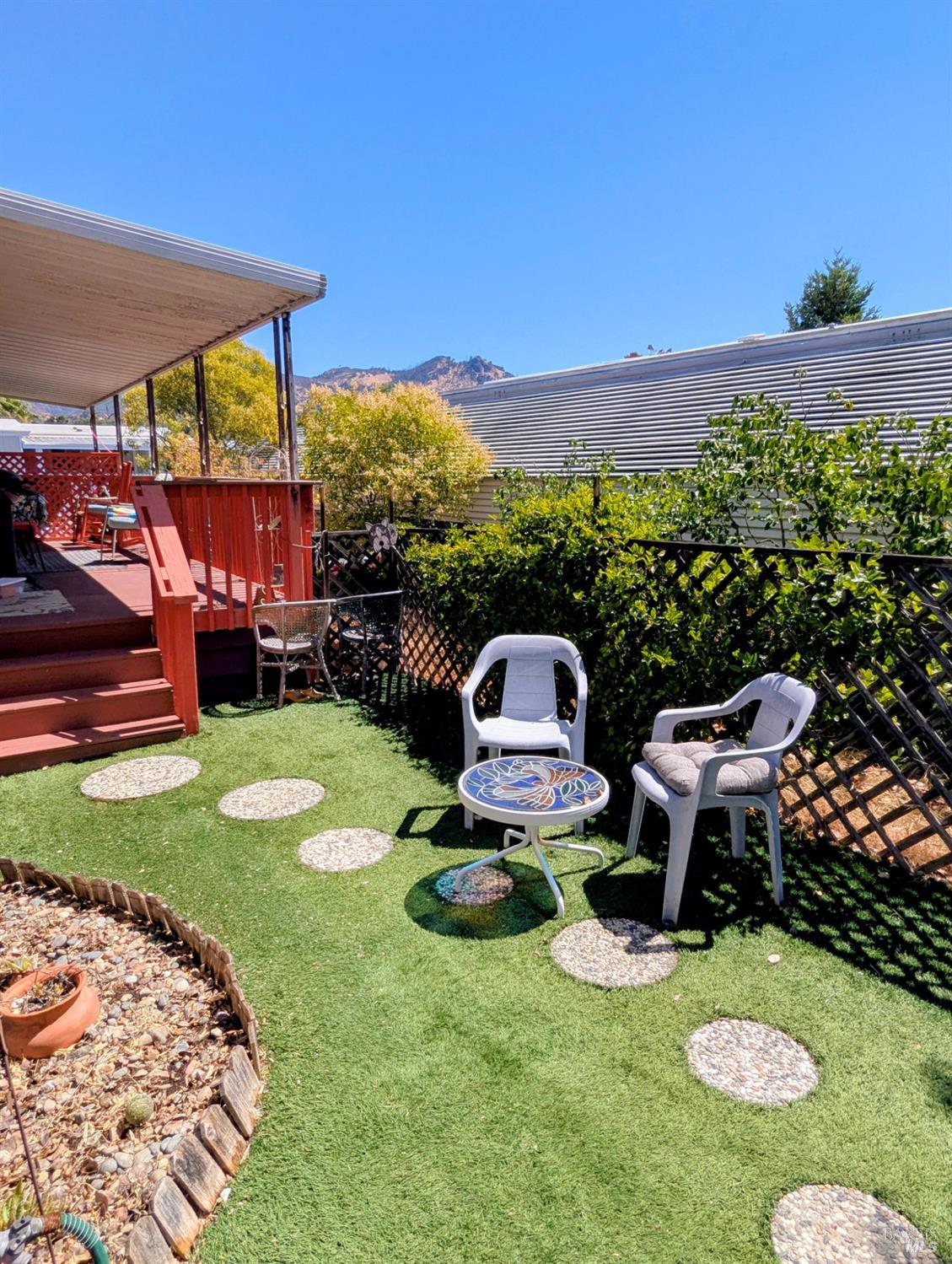Detail Gallery Image 5 of 18 For 937 Champagne Cir, Calistoga,  CA 94515 - 2 Beds | 2 Baths