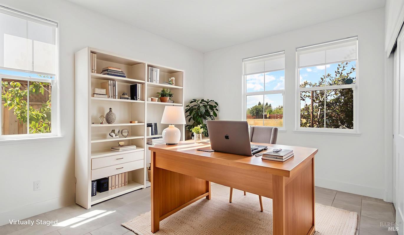 Detail Gallery Image 18 of 81 For 1421 Oak Cir, Rohnert Park,  CA 94928 - 4 Beds | 3/1 Baths