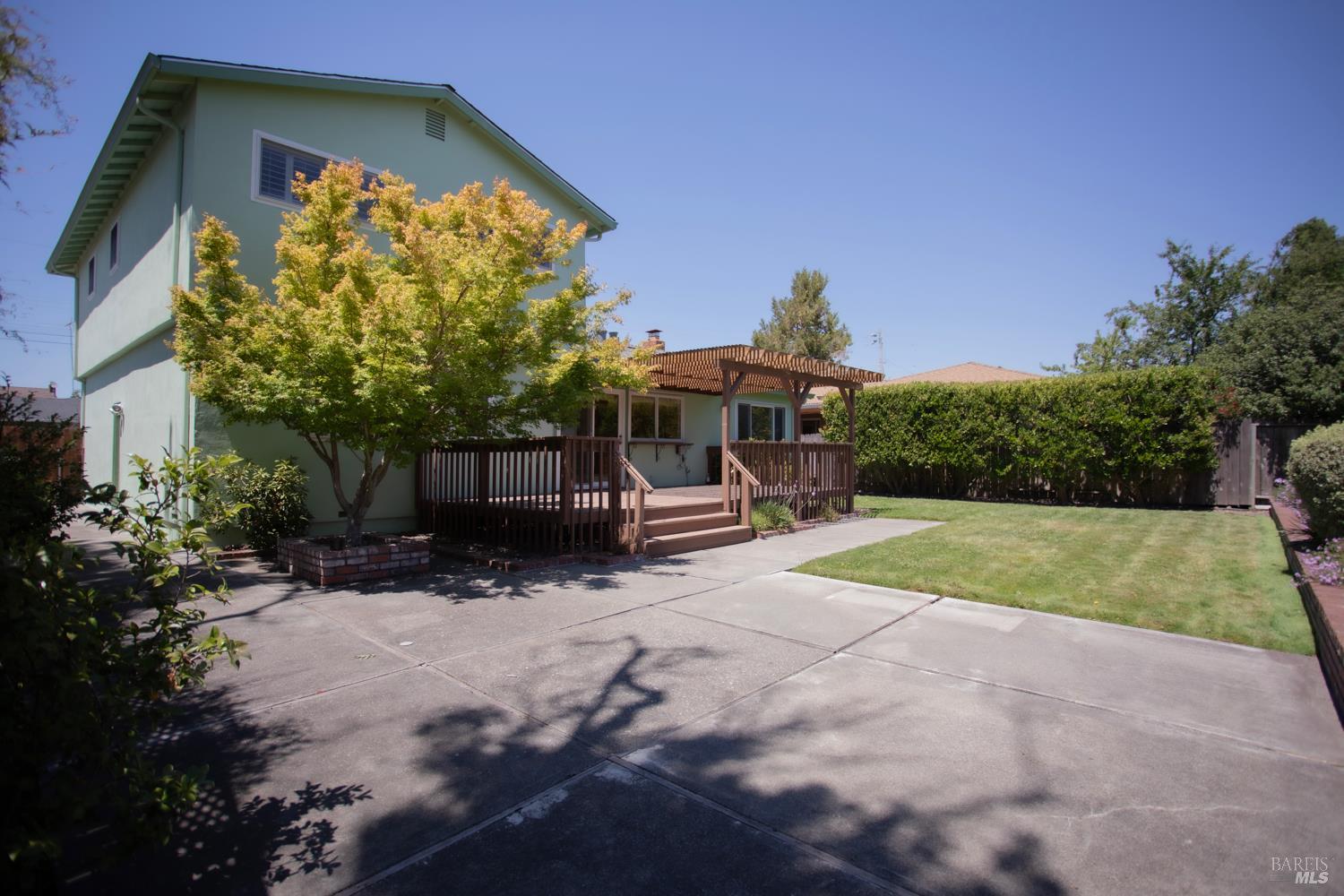 Detail Gallery Image 33 of 39 For 1688 Kearny Ct, Petaluma,  CA 94954 - 5 Beds | 2/1 Baths