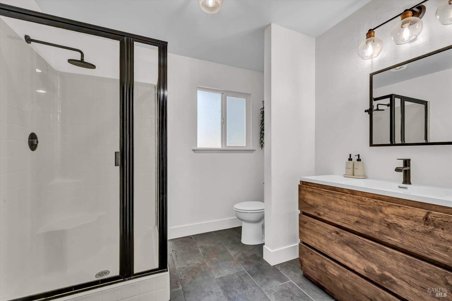 Detail Gallery Image 23 of 56 For 9099 E Side Potter Valley Rd, Potter Valley,  CA 95469 - 3 Beds | 3 Baths