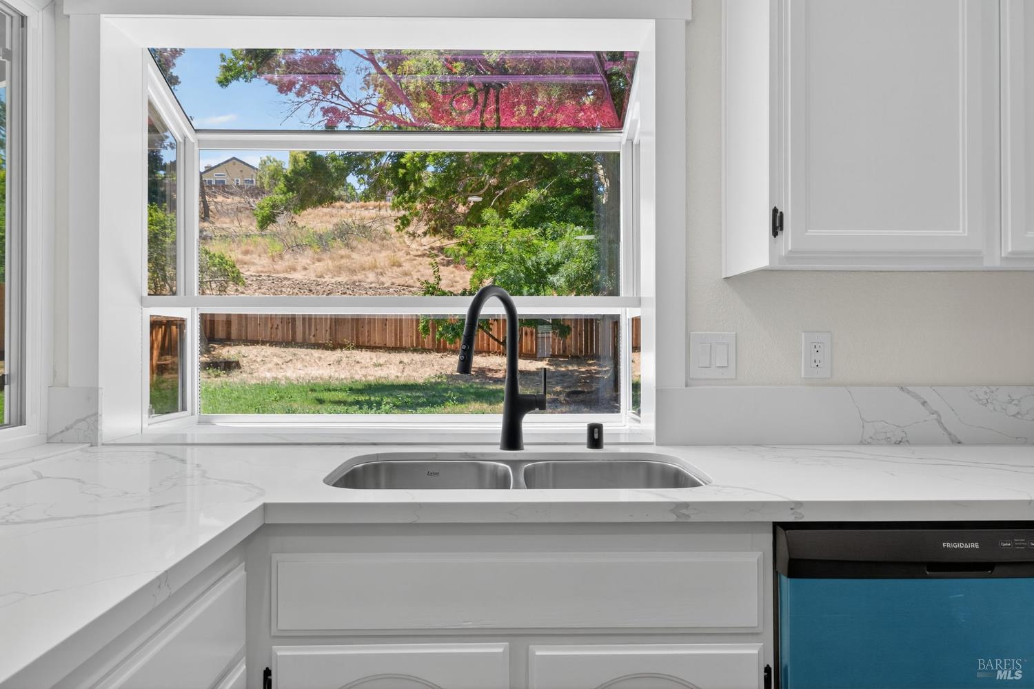 Detail Gallery Image 22 of 48 For 780 Rose Dr, Benicia,  CA 94510 - 3 Beds | 2 Baths