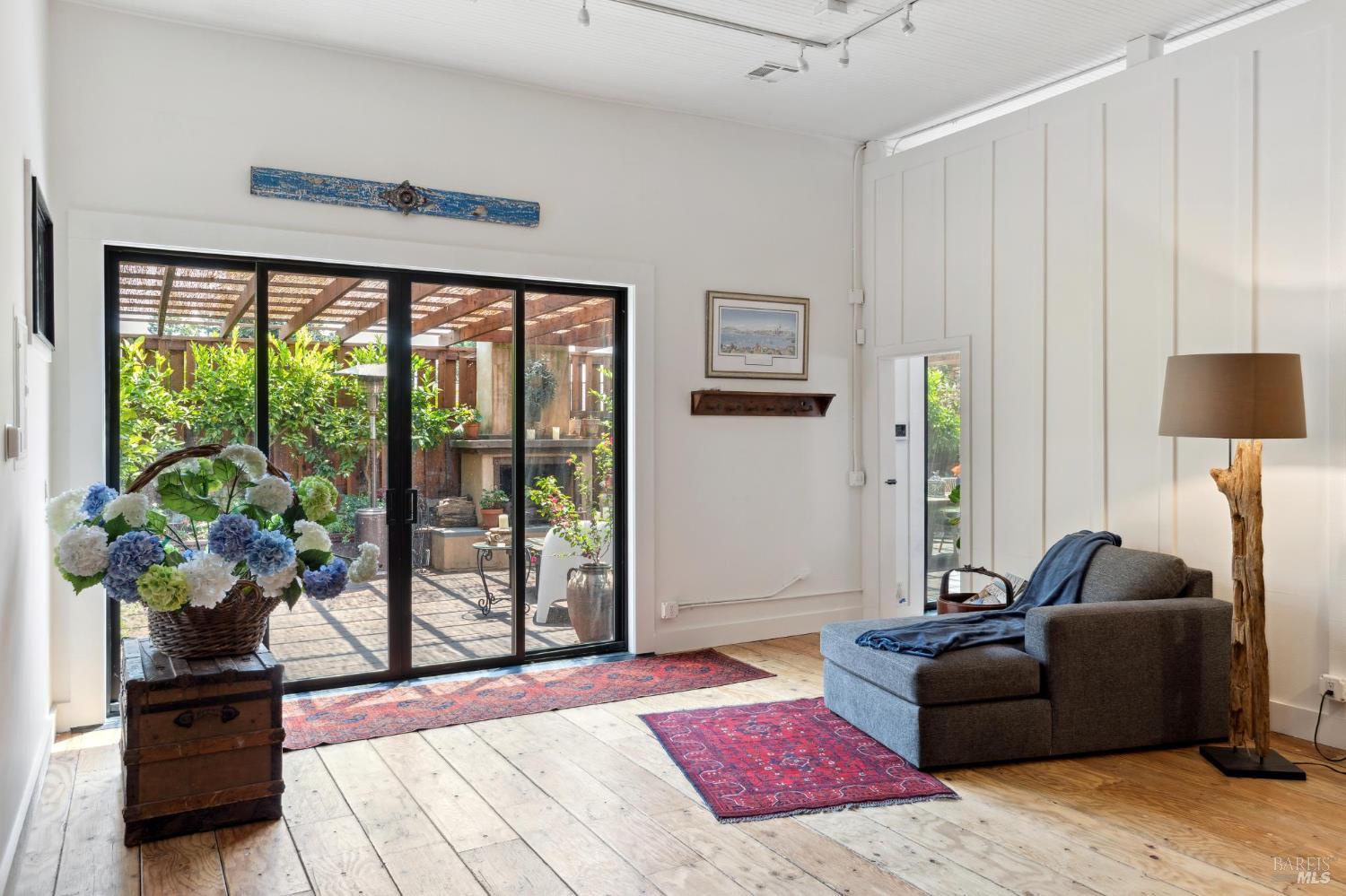 Detail Gallery Image 24 of 43 For 307 Bodega Ave, Petaluma,  CA 94952 - 2 Beds | 2 Baths