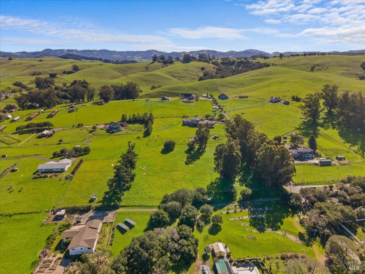 Detail Gallery Image 8 of 27 For 511 Fairview Ct, Petaluma,  CA 94952 - – Beds | – Baths