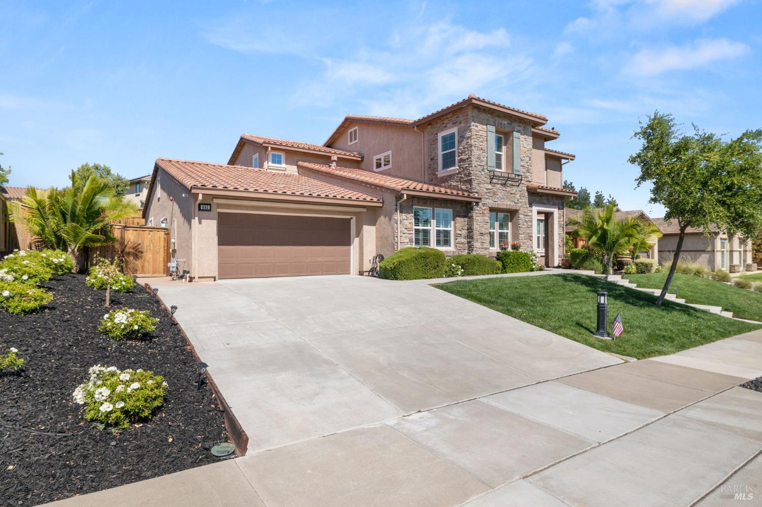 Detail Gallery Image 1 of 88 For 685 Elderberry Loop, Vacaville,  CA 95688 - 5 Beds | 4/1 Baths