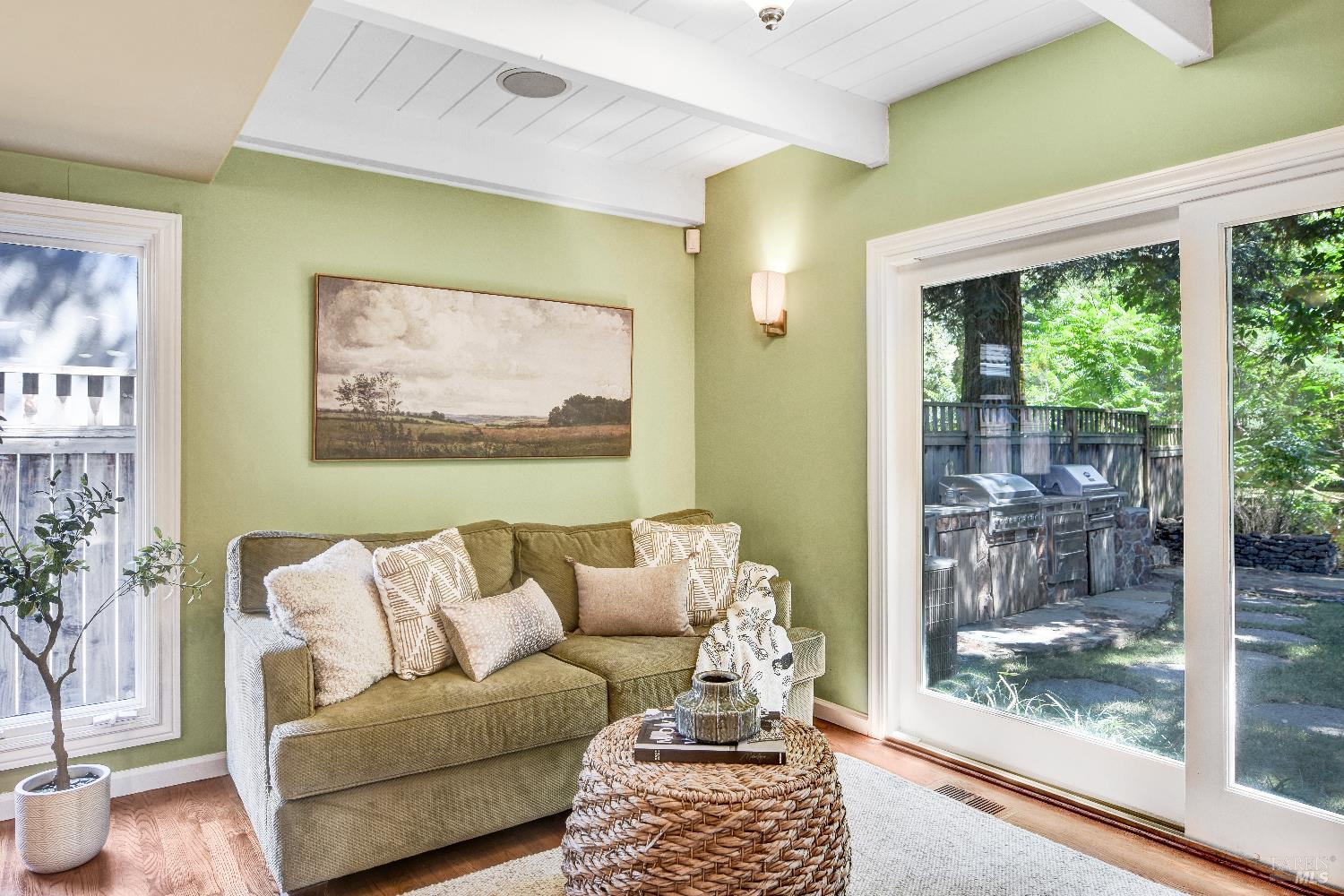 Detail Gallery Image 8 of 25 For 255 E Napa St, Sonoma,  CA 95476 - 2 Beds | 2 Baths