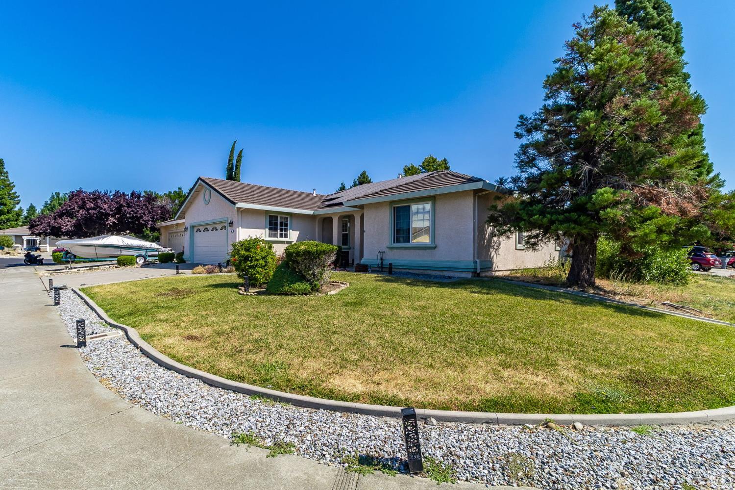 Detail Gallery Image 2 of 19 For 400 Wick Ct, Vacaville,  CA 95687 - 3 Beds | 2 Baths