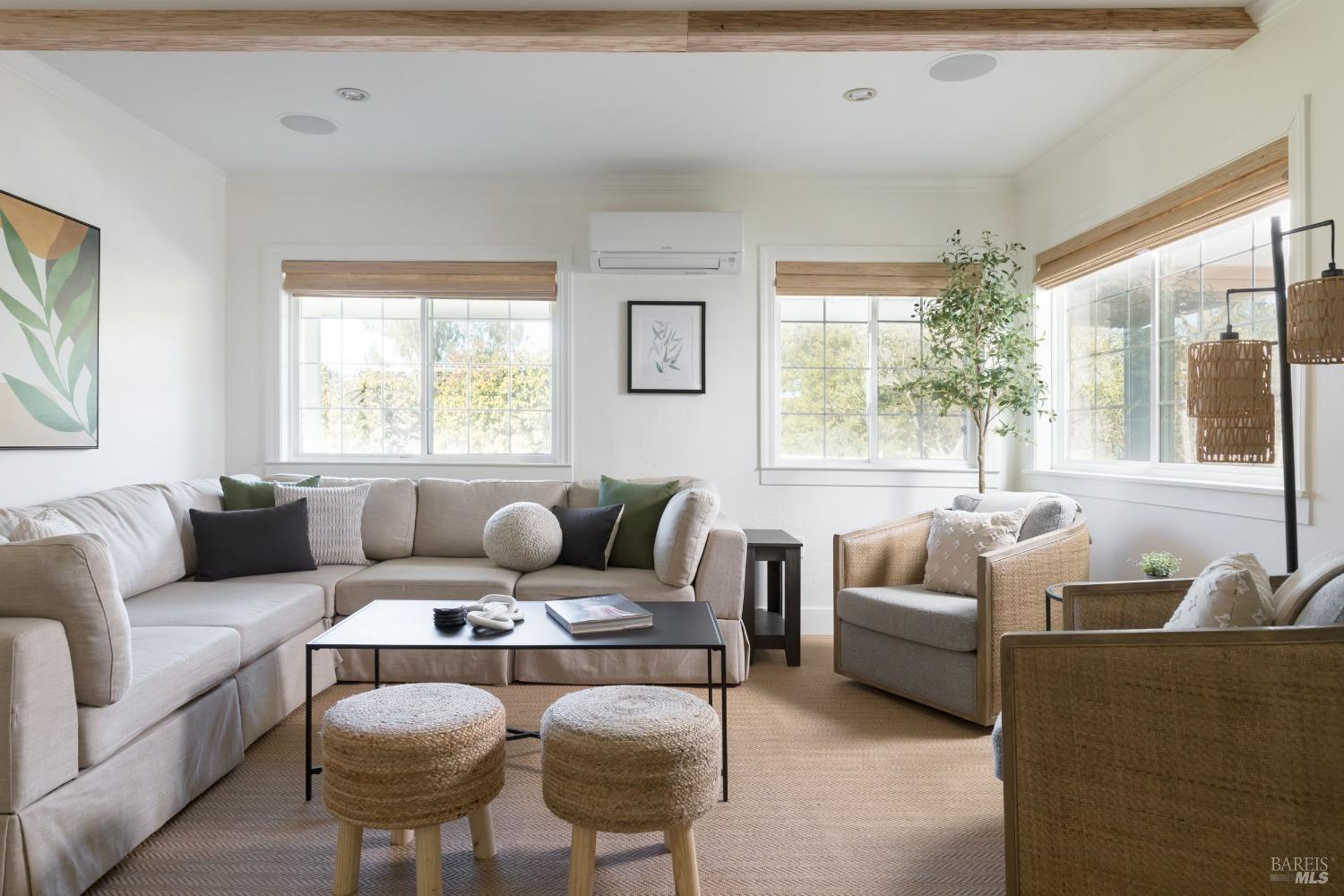 Detail Gallery Image 8 of 29 For 19440 Cypress Rd, Sonoma,  CA 95476 - 3 Beds | 2/1 Baths