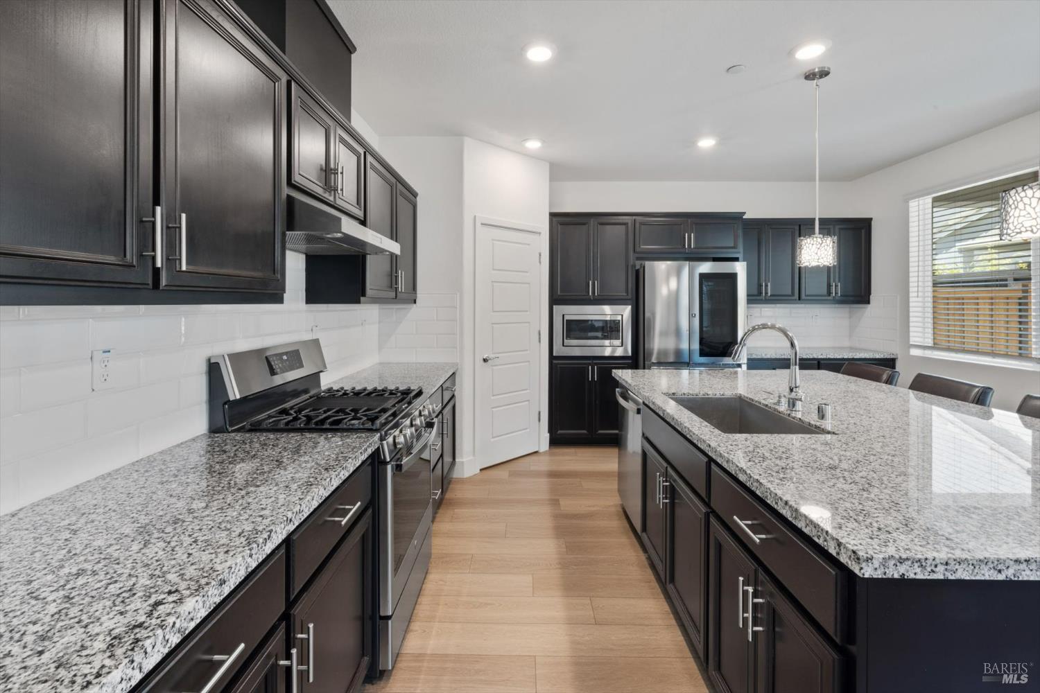 Detail Gallery Image 26 of 71 For 1328 Horizon Cir, Fairfield,  CA 94533 - 4 Beds | 3 Baths
