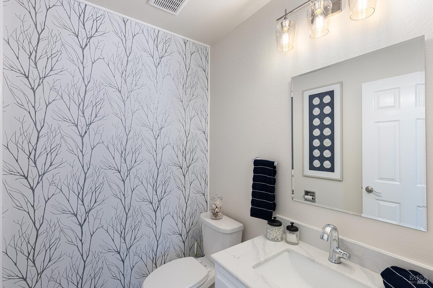 Detail Gallery Image 19 of 45 For 2285 Dancing Penny Way, Santa Rosa,  CA 95403 - 4 Beds | 2/1 Baths
