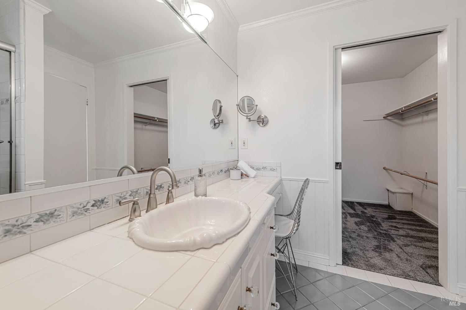 Detail Gallery Image 23 of 44 For 155 Dominican Dr, San Rafael,  CA 94901 - 3 Beds | 2/1 Baths