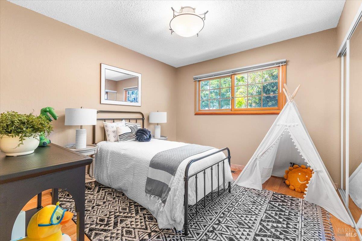 Detail Gallery Image 20 of 44 For 4305 Leafwood Cir, Santa Rosa,  CA 95405 - 3 Beds | 2 Baths