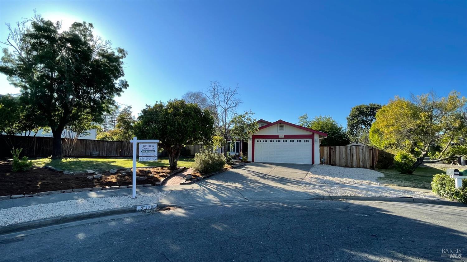Detail Gallery Image 2 of 16 For 2417 San Joaquin Ct, Santa Rosa,  CA 95401 - 4 Beds | 2 Baths