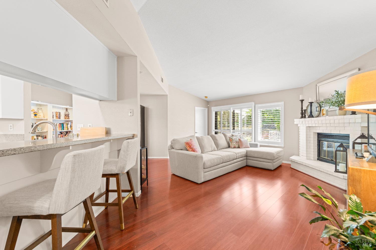 Detail Gallery Image 8 of 41 For 373 Clydesdale Dr, Vallejo,  CA 94591 - 3 Beds | 2 Baths