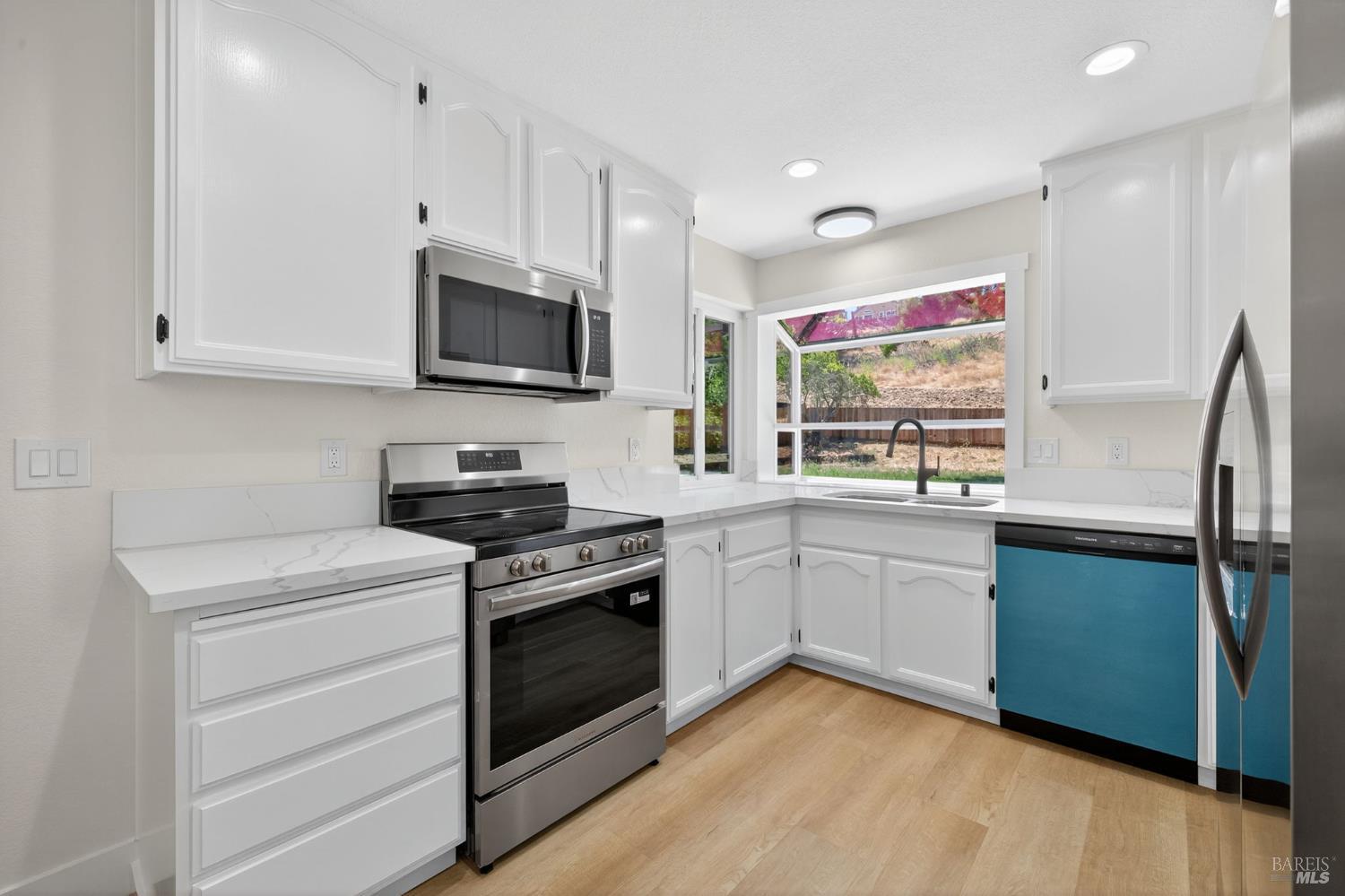 Detail Gallery Image 21 of 48 For 780 Rose Dr, Benicia,  CA 94510 - 3 Beds | 2 Baths