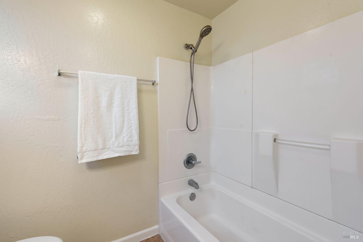 Detail Gallery Image 15 of 30 For 201 Redwing St, Vallejo,  CA 94589 - 3 Beds | 2 Baths