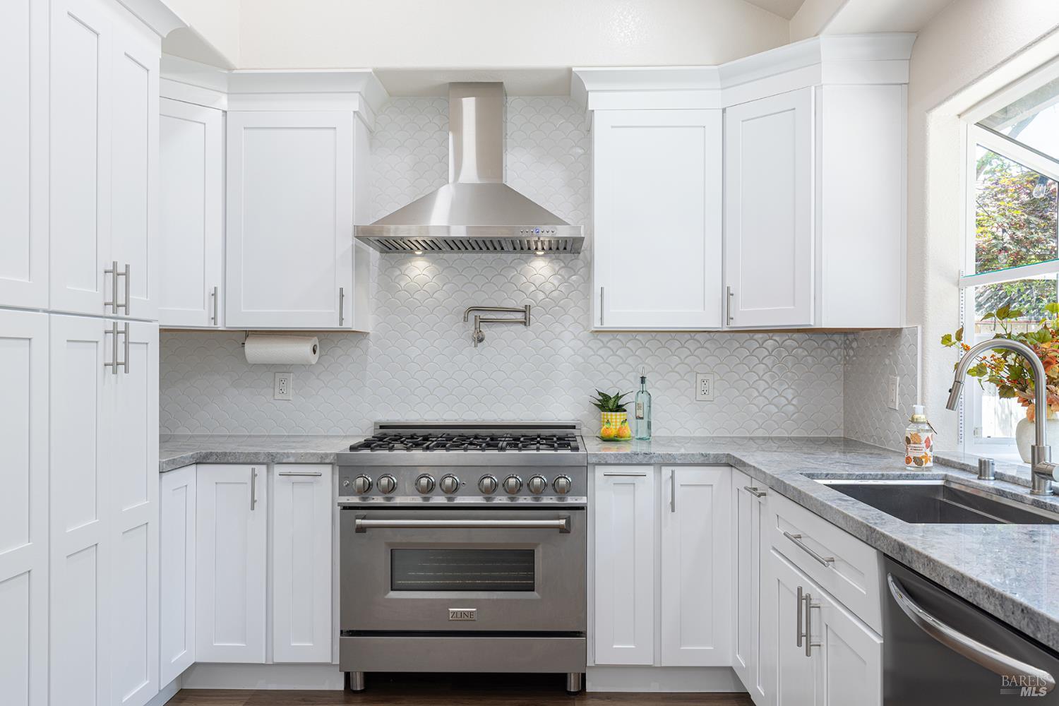 Detail Gallery Image 4 of 45 For 2285 Dancing Penny Way, Santa Rosa,  CA 95403 - 4 Beds | 2/1 Baths
