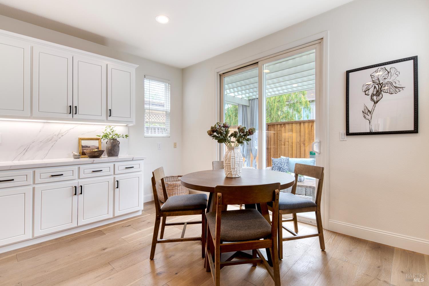 Detail Gallery Image 15 of 35 For 19 Sunny Cove Dr, Novato,  CA 94949 - 4 Beds | 2/1 Baths