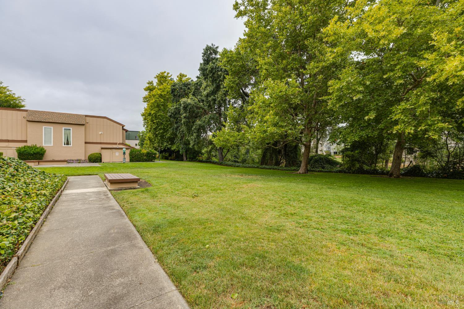 Detail Gallery Image 32 of 33 For 1550 Center Rd #45,  Novato,  CA 94947 - 2 Beds | 1/1 Baths