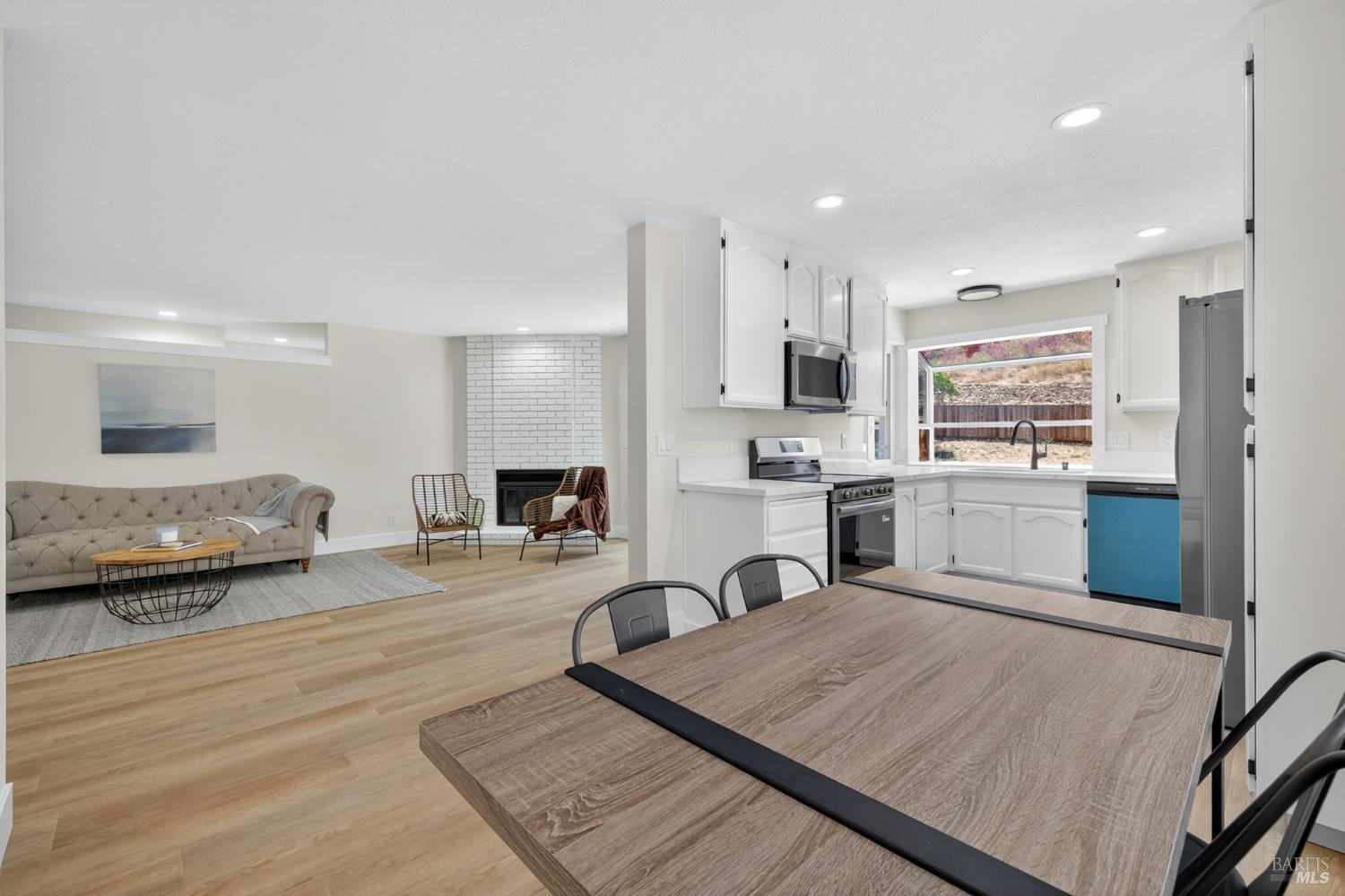 Detail Gallery Image 19 of 48 For 780 Rose Dr, Benicia,  CA 94510 - 3 Beds | 2 Baths