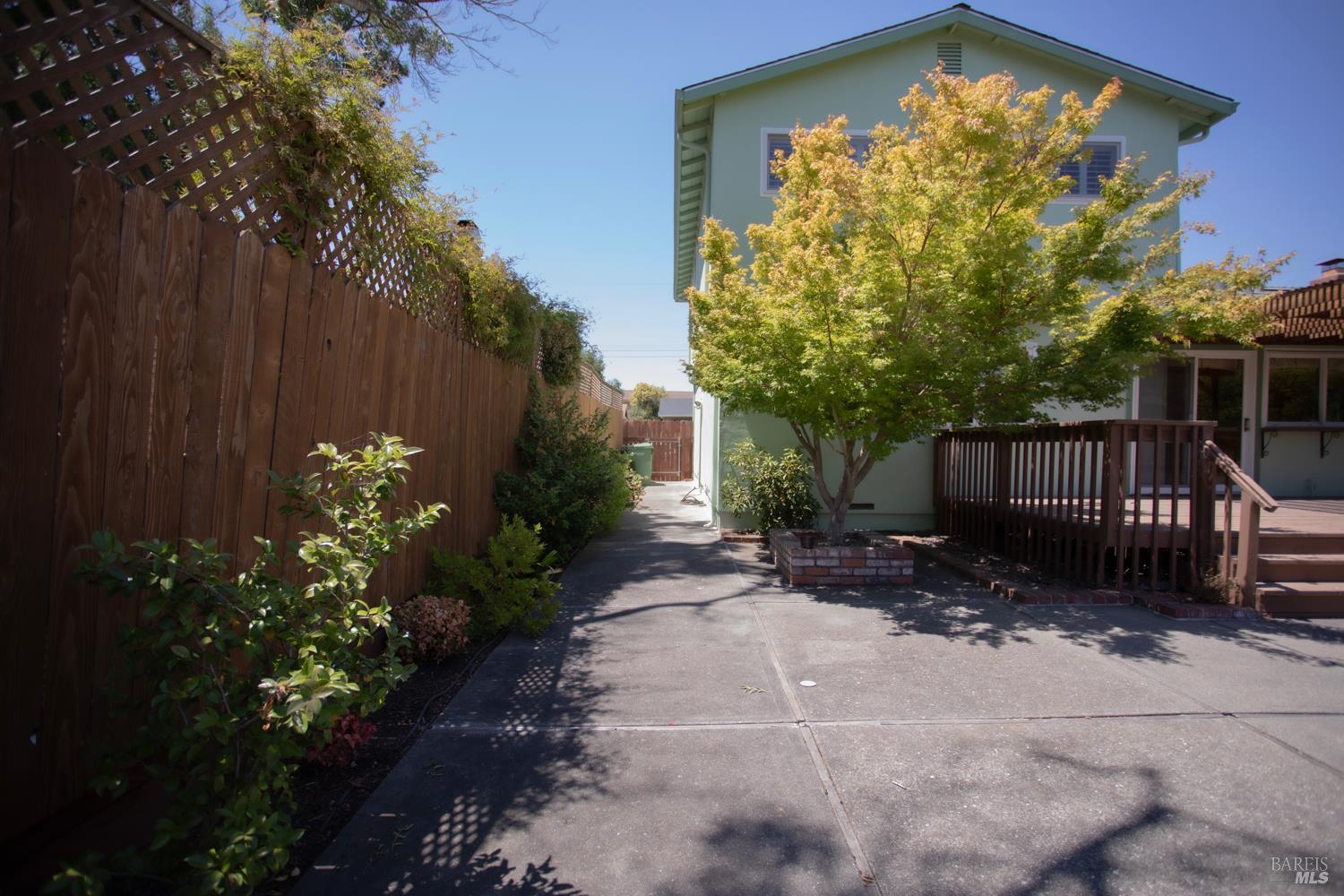Detail Gallery Image 32 of 39 For 1688 Kearny Ct, Petaluma,  CA 94954 - 5 Beds | 2/1 Baths