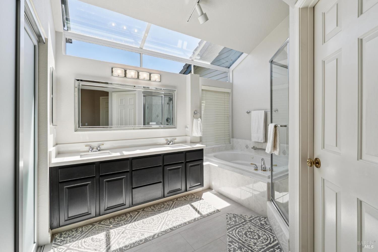Detail Gallery Image 35 of 43 For 12 Birnam Wood Ct, Petaluma,  CA 94954 - 3 Beds | 2/1 Baths