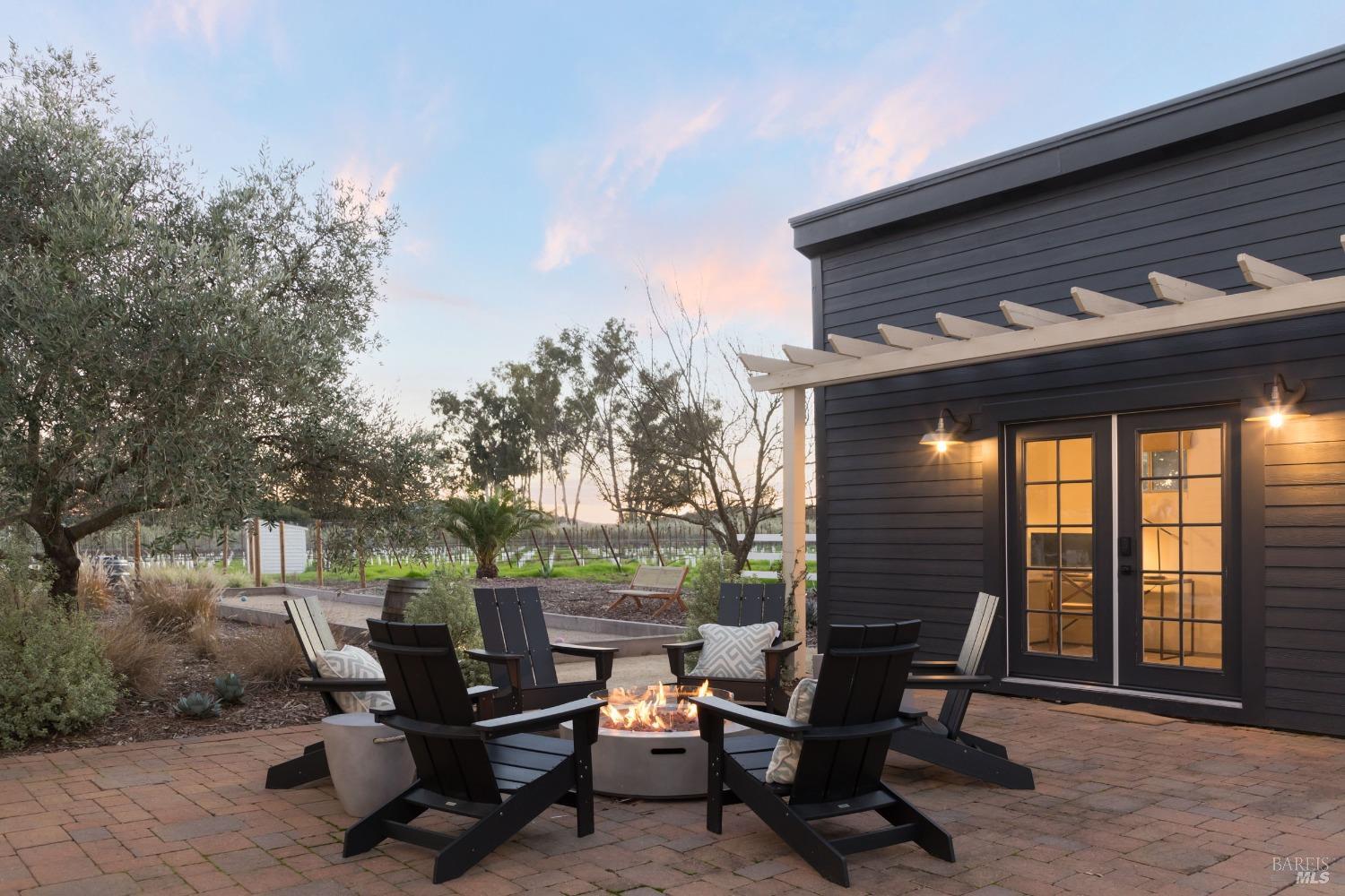Detail Gallery Image 7 of 29 For 19440 Cypress Rd, Sonoma,  CA 95476 - 3 Beds | 2/1 Baths