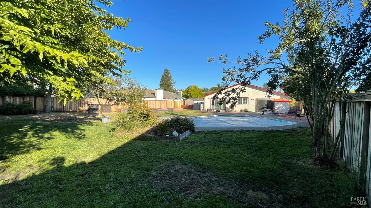 Detail Gallery Image 13 of 16 For 2417 San Joaquin Ct, Santa Rosa,  CA 95401 - 4 Beds | 2 Baths