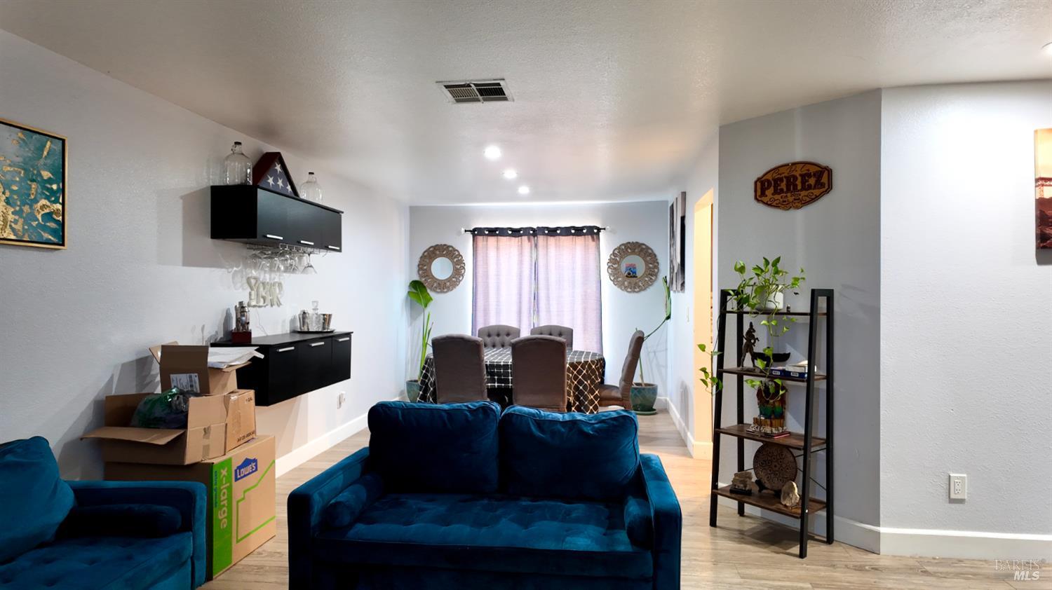 Detail Gallery Image 6 of 25 For 1420 Oak Haven Way, Antioch,  CA 94531 - 4 Beds | 2/1 Baths
