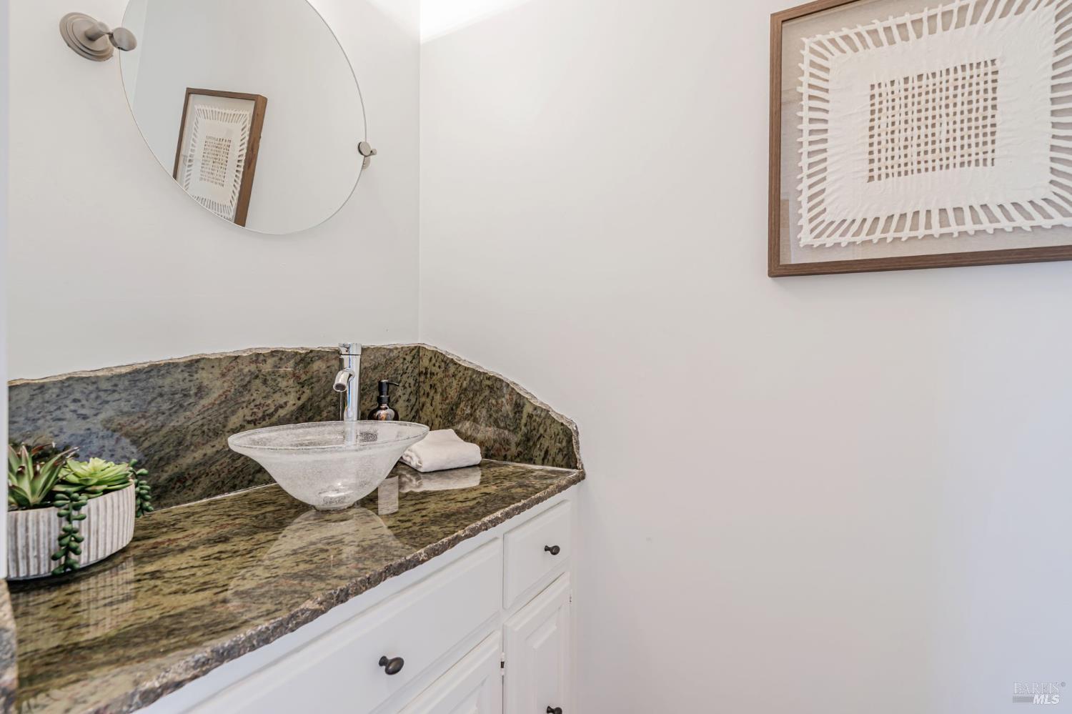Detail Gallery Image 25 of 30 For 352 Laurel Ave, Novato,  CA 94945 - 4 Beds | 2/1 Baths