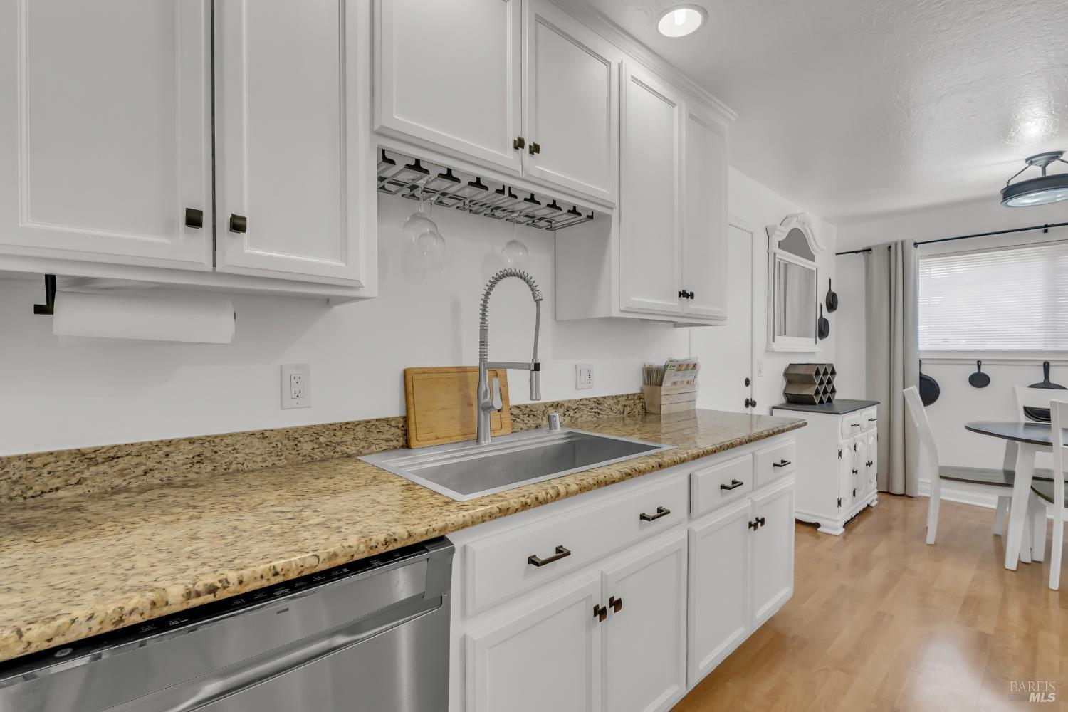 Detail Gallery Image 9 of 20 For 1217 Alderwood Way, Vacaville,  CA 95687 - 3 Beds | 1 Baths