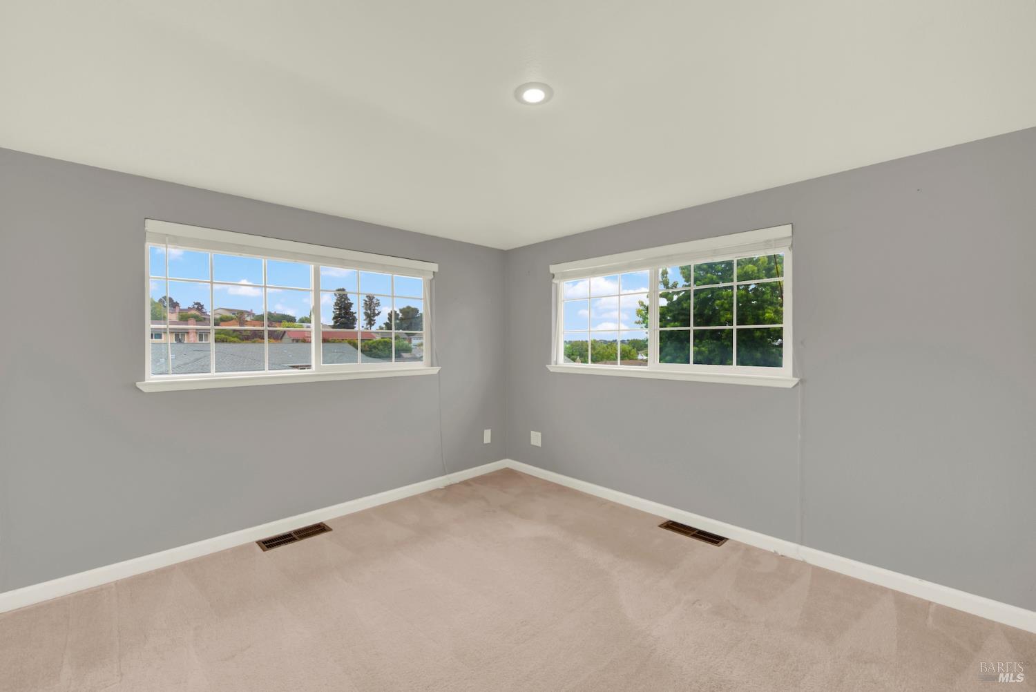 Detail Gallery Image 37 of 62 For 112 Picadilly Cir, Vallejo,  CA 94591 - 4 Beds | 3 Baths