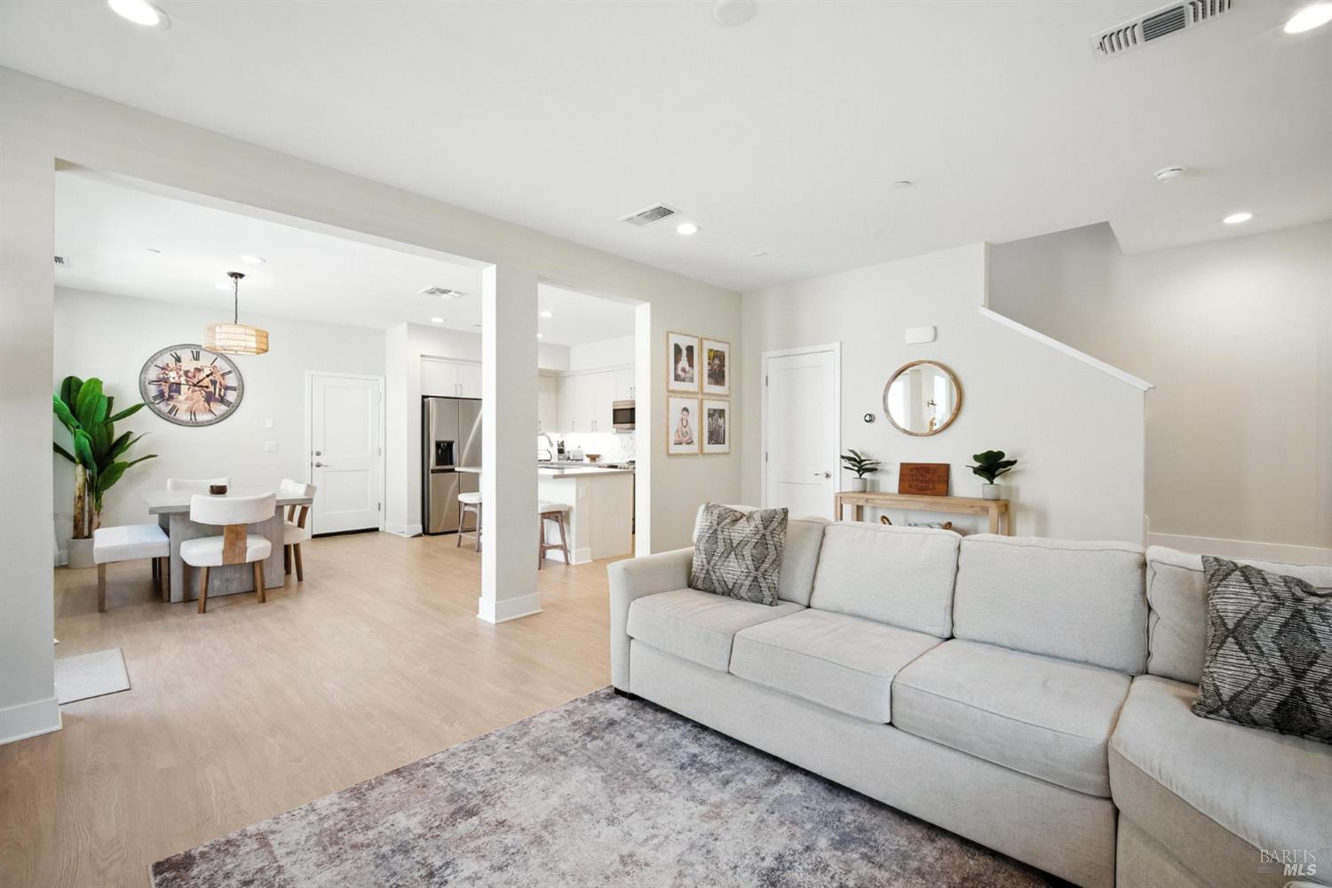 Detail Gallery Image 15 of 35 For 2931 Liscum St, Santa Rosa,  CA 95407 - 3 Beds | 2/1 Baths