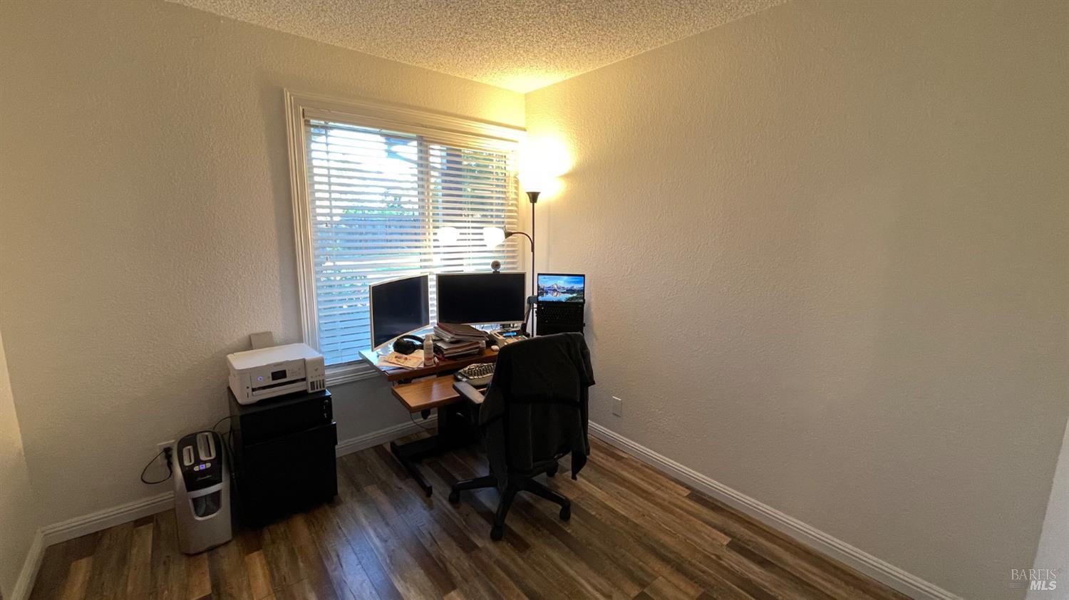 Detail Gallery Image 8 of 16 For 2417 San Joaquin Ct, Santa Rosa,  CA 95401 - 4 Beds | 2 Baths
