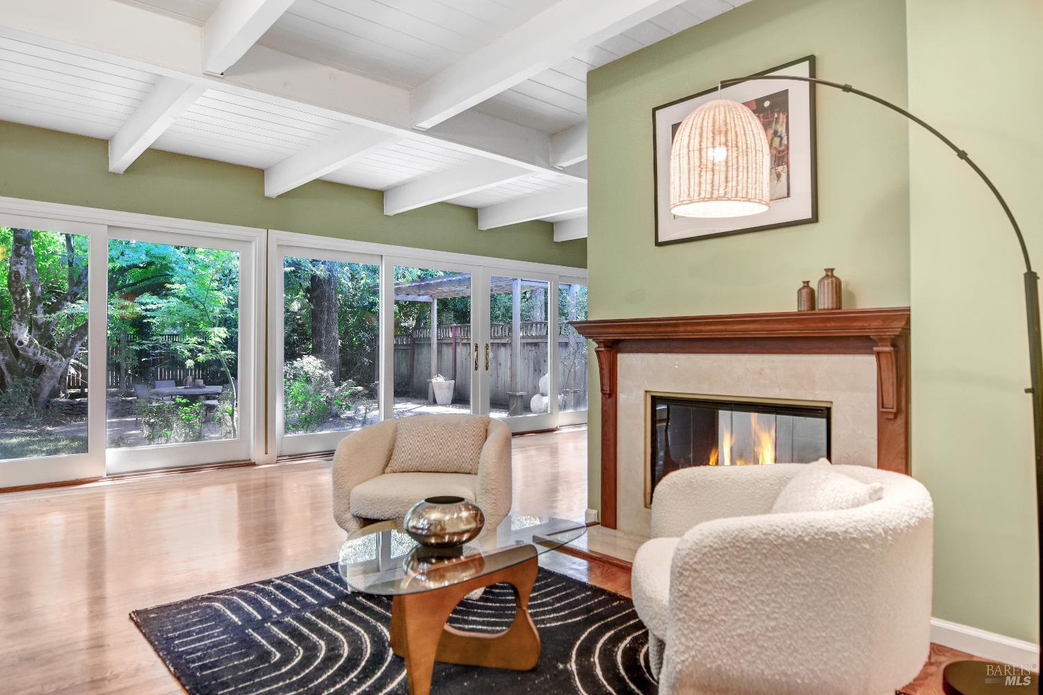 Detail Gallery Image 2 of 25 For 255 E Napa St, Sonoma,  CA 95476 - 2 Beds | 2 Baths