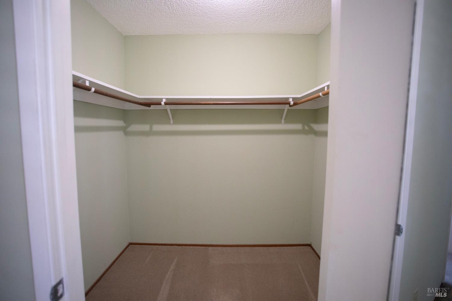Detail Gallery Image 23 of 39 For 1688 Kearny Ct, Petaluma,  CA 94954 - 5 Beds | 2/1 Baths