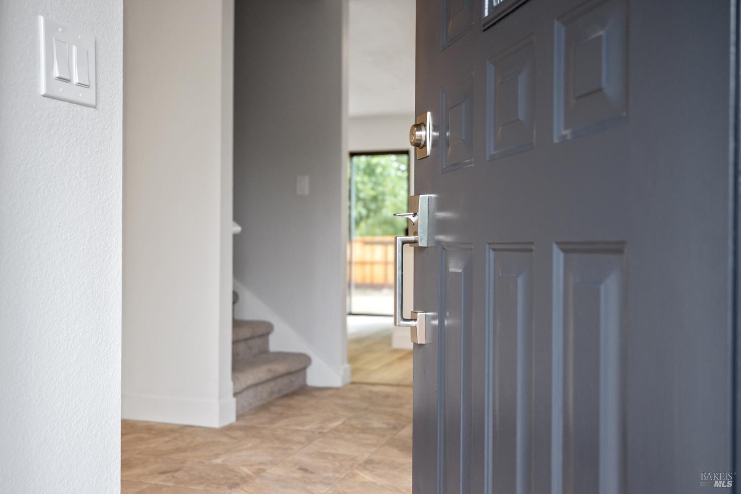 Detail Gallery Image 3 of 36 For 8 Margory Ct, Novato,  CA 94947 - 3 Beds | 2/1 Baths