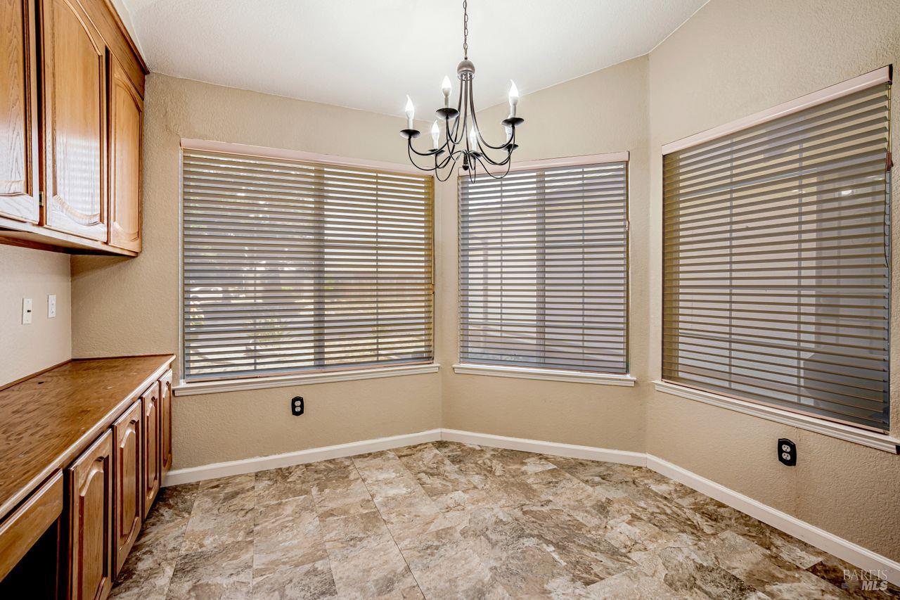 Detail Gallery Image 10 of 36 For 812 Sonnet Dr, Vacaville,  CA 95687 - 3 Beds | 2 Baths