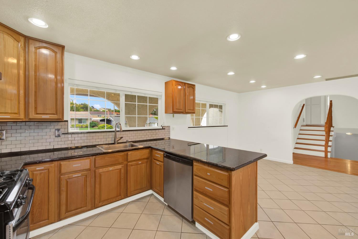 Detail Gallery Image 16 of 62 For 112 Picadilly Cir, Vallejo,  CA 94591 - 4 Beds | 3 Baths