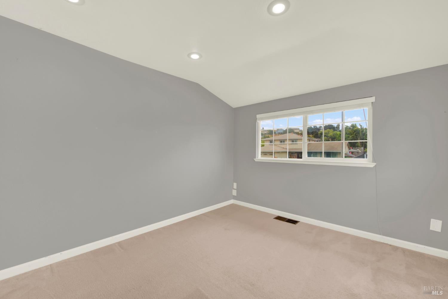 Detail Gallery Image 38 of 62 For 112 Picadilly Cir, Vallejo,  CA 94591 - 4 Beds | 3 Baths