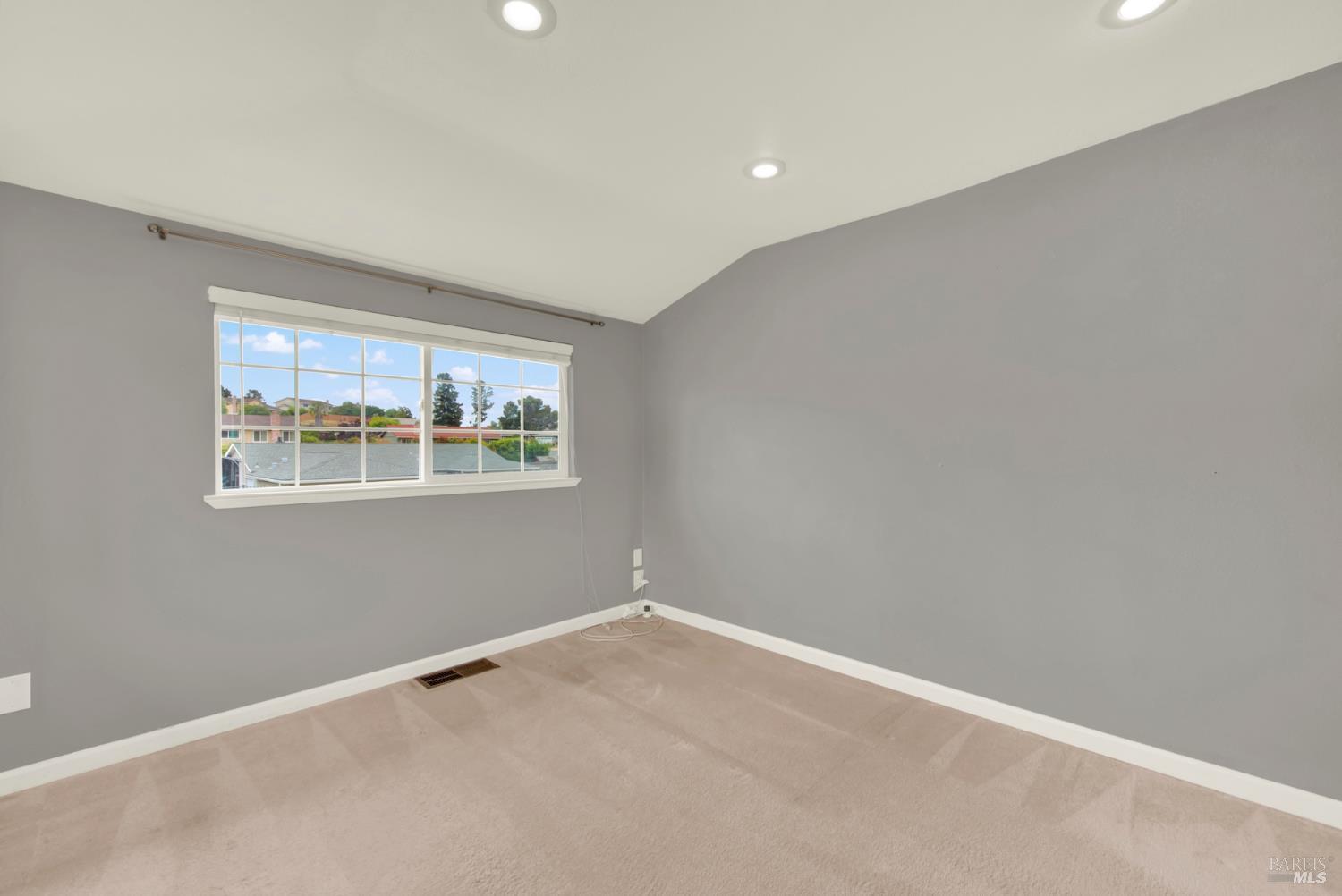 Detail Gallery Image 44 of 62 For 112 Picadilly Cir, Vallejo,  CA 94591 - 4 Beds | 3 Baths