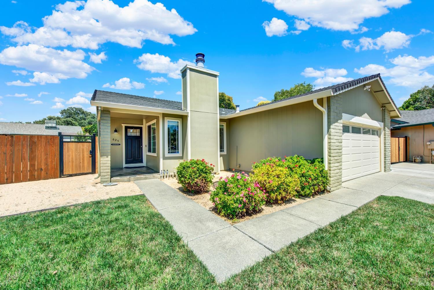 Detail Gallery Image 1 of 78 For 625 Cornell Ct, Vacaville,  CA 95687 - 3 Beds | 2 Baths