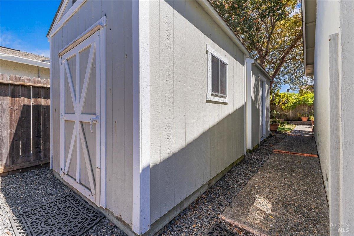 Detail Gallery Image 36 of 44 For 4305 Leafwood Cir, Santa Rosa,  CA 95405 - 3 Beds | 2 Baths