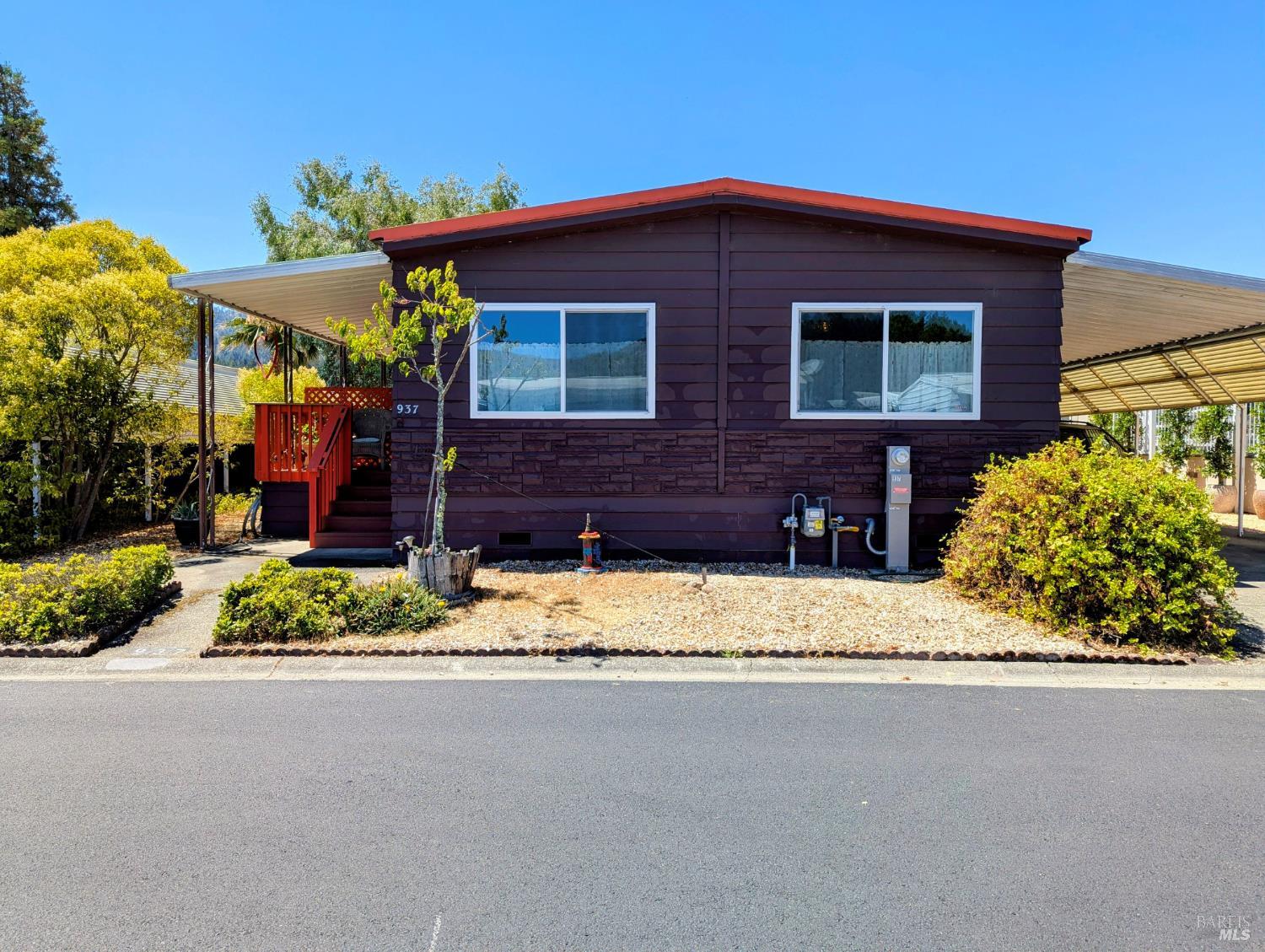 Detail Gallery Image 1 of 18 For 937 Champagne Cir, Calistoga,  CA 94515 - 2 Beds | 2 Baths