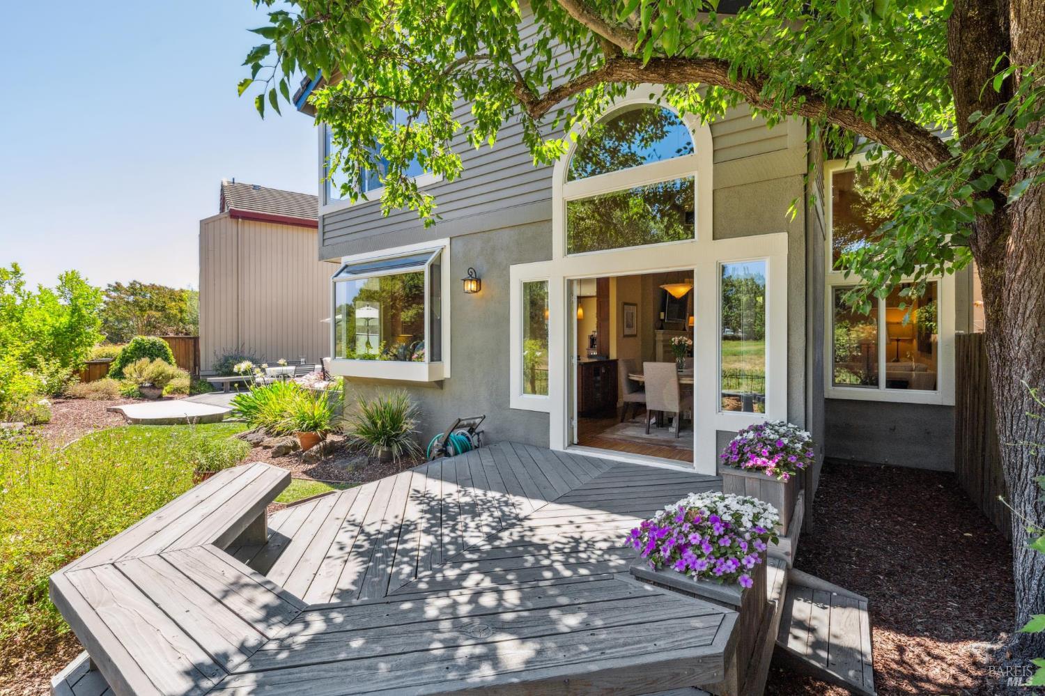 Detail Gallery Image 25 of 43 For 12 Birnam Wood Ct, Petaluma,  CA 94954 - 3 Beds | 2/1 Baths
